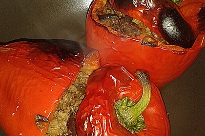 Gefüllte Paprika mit Hackfleisch, Feta und Zucchini 29
