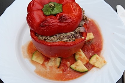 Gefüllte Paprika mit Hackfleisch, Feta und Zucchini 3