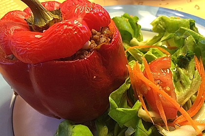 Gefüllte Paprika mit Hackfleisch, Feta und Zucchini 20