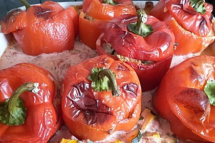 Gefüllte Paprika mit Hackfleisch, Feta und Zucchini 22