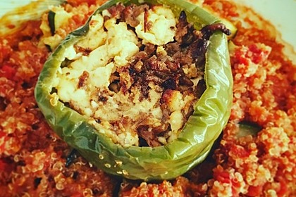Gefüllte Paprika mit Hackfleisch, Feta und Zucchini 12