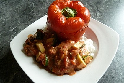 Gefüllte Paprika mit Hackfleisch, Feta und Zucchini 15