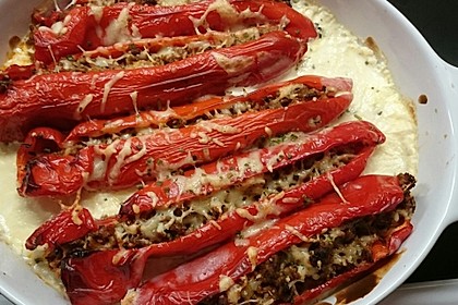 Gefüllte Paprika mit Hackfleisch, Feta und Zucchini 25