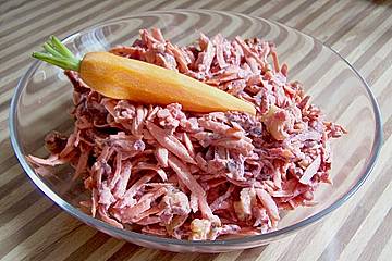 Rote Bete - Salat mit Karotten und Walnüssen
