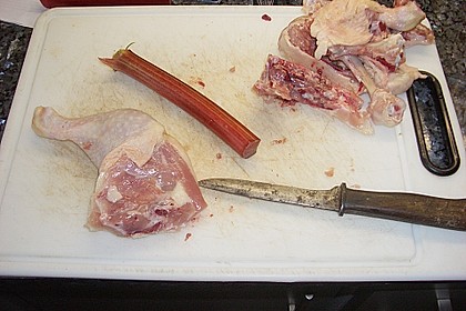 Entbeinte H&auml;hnchenkeule mit Rhabarberf&uuml;llung