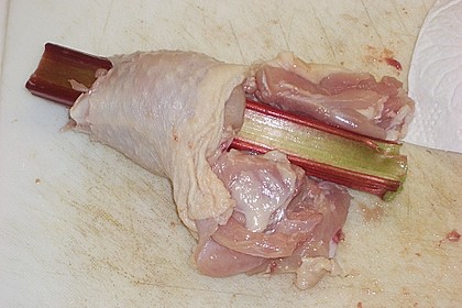 Entbeinte H&auml;hnchenkeule mit Rhabarberf&uuml;llung 1