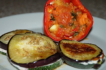 Gef&uuml;llte Paprika mit Aubergine - Zucchini - Variation