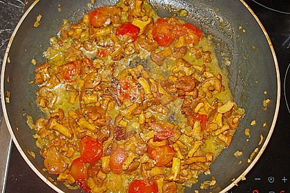 Linguine mit Pfifferlingen, frischen Tomaten und Rucola