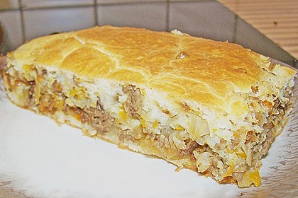 Herzhafter Kuchen mit Wei&szlig;kohl - Hackfleisch F&uuml;llung