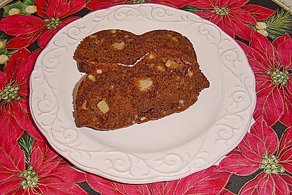 Gewürzkuchen mit Walnüssen und Apfel 4