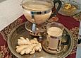 Schwarzer Tee mit Ingwer und Milch