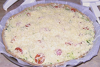Zucchini - Tomaten - Kuchen aus Dinkelvollkornmehl 1