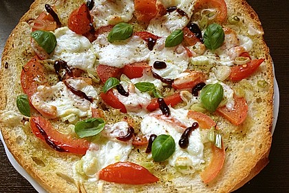 Fladenbrotpizza 'Caprese' 6