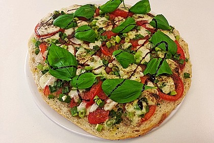 Fladenbrotpizza 'Caprese' 4