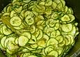 Gurkensalat im Glas
