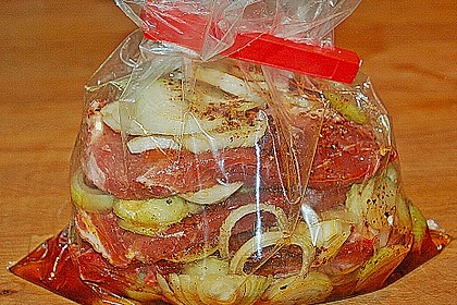 Eingelegtes Fleisch für den Grill 1