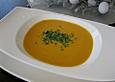 Karottensuppe mit S&uuml;&szlig;kartoffeln und Fr&uuml;hlingszwiebeln