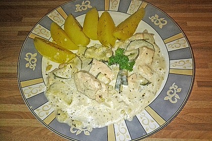 Lachspfanne mit Gurken 1