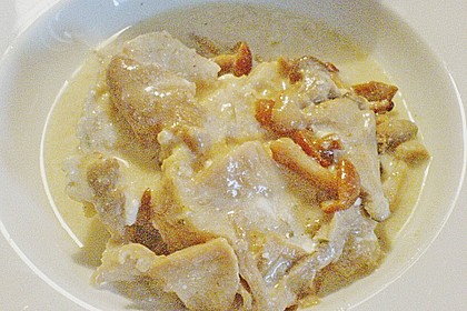 Semmelkn&ouml;del oder Serviettenkn&ouml;del mit Pilzgem&uuml;se