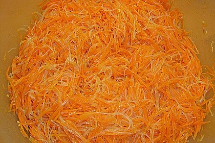 Pikanter Karottensalat mit Glasnudeln