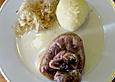 P&ouml;keleisbein mit Meerrettichsauce
