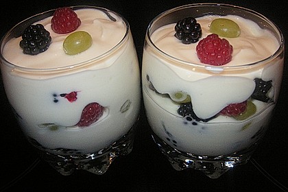 Quark mit frischen Beeren 3