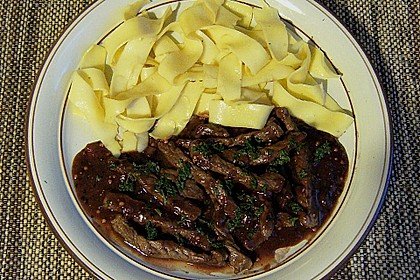 Rindergeschnetzeltes an Johannisbeer - Senfsauce 2