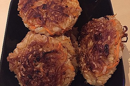 Bratlinge mit Reis und Möhrentrester 9