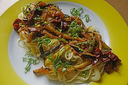 Italialadys Spaghetti con Zucchini e Limone