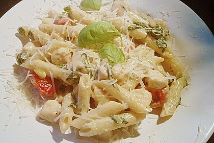 Nudeln mit Spinat, Tomaten und H&auml;hnchen 1