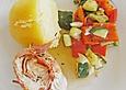 Putenrouladen mit Prosciutto und K&auml;se in Rotweinso&szlig;e mit italienischem Schmorgem&uuml;se