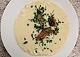 Sellerie - Birnen - Schaumsuppe mit gebratener Gefl&uuml;gelleber