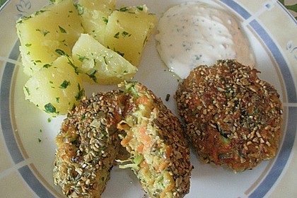Zucchini - Karotten - Puffer mit K&uuml;rbiskernkruste 1