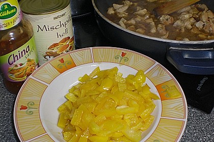 'Scharfes Huhn' &agrave; la Anette - in Erdnusssauce mit Mischpilzen 2