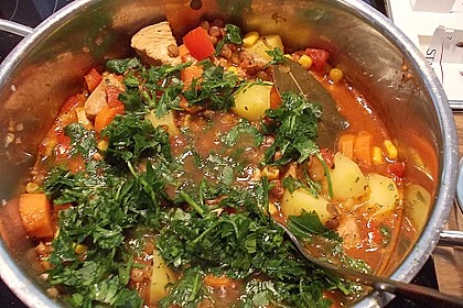 Linsen-Gemüse-Kartoffel-Topf mit Putenfleisch 1