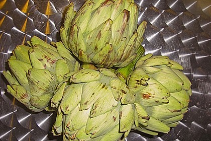 Gekochte Artischocken mit Vinaigrette 3