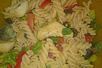 Nudelsalat mit Artischocken