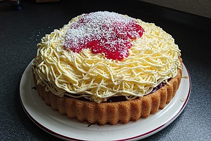 Süßer Spaghettikuchen