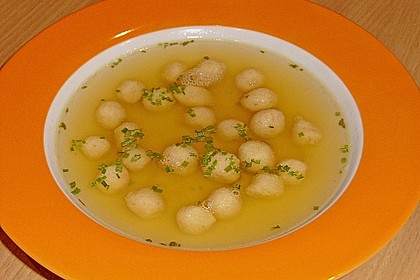 Suppe mit Parmesannocken