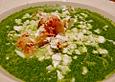 Spinatsuppe mit Flusskrebsen