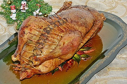 Weihnachtsgans mit Couscous - Maronen - F&uuml;llung