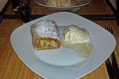 Alt-Wiener Apfelstrudel 32