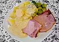 Kasseler mit Kartoffeln, Rosenkohl und Senfsauce