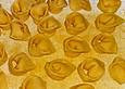 Selbst gemachte Tortellini oder Ravioli mit Hackfleischf&uuml;llung