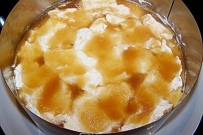 S&uuml;&szlig;e Apfeltorte mit Mascarponecreme und feiner weihnachtlicher Note 1