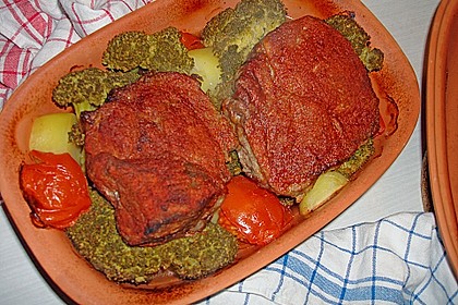 Halsschnitzel auf Gem&uuml;se - Kartoffelbett 1