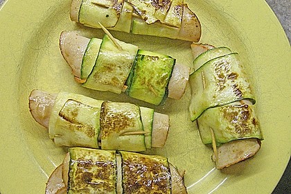 Zucchini - Putenbrust - R&ouml;llchen mit Feta