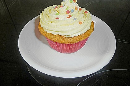 Vanilla Cupcakes 10