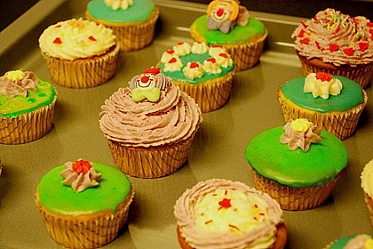 Vanilla Cupcakes 14