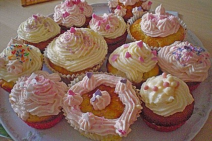 Vanilla Cupcakes 37